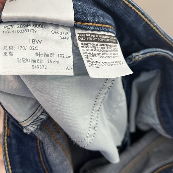 Levis Boyfriend Jeans Womens 18W Mid Rise Tapered Leg Stretch Medium Wash Blue - Picture 8 of 8